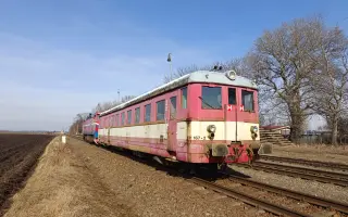 Oprava vozové skříně a nový lak pro motorový vůz 831 167-2