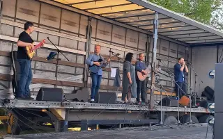 Folk žije? Podpořte vydání nového alba Kořeny folkové skupiny DRC.