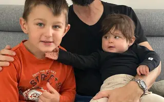 Tatínek se zrakovou vadou zůstal sám se dvěma dětmi – pomozme Lukášovi, Toníkovi a Žofince