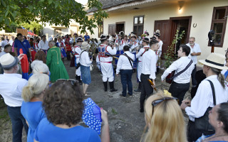 Střecha pro český etnodům v srbské vesnici Kruščica