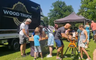 Vánoční WoodTruck – pojďte s námi přivézt RADOST DĚTEM PO CELÉ ČR