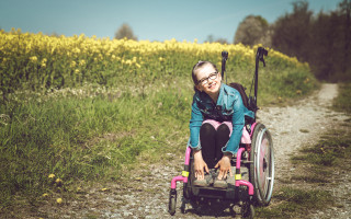 Nový invalidní vozík pro Karolínku s DMO