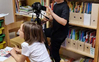 Děti z Osvobozené školy žádají o příspěvek na vybavení pro lekce filmové tvorby