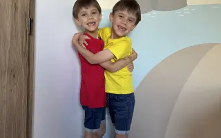 Nové ortézy pro dvojčátka Šimonka a Štěpánka