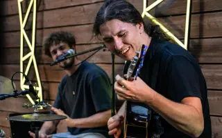 Kapela LakyMari v albu "Kind (of) mind" dává hlas zvířatům, podpořte jeho vznik.