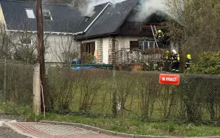 Pomozte našim rodičům vrátit se domů: Chata čtyř generací lehla popelem