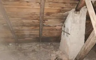 Sokolovně teče do bot