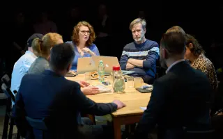 OBLÉKNEME CÍSAŘOVY NOVÉ ŠATY 2026 - festival otevřeného divadelního myšlení