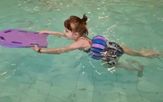 Pomozme Dominičce v boji s progresivním neurologickým onemocněním