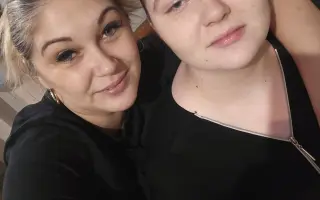 Sama s nemocnou Janičkou a jejím bráškou:Pomozte nám, prosím.