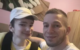 Pomozte Adámkovi na cestě k lepšímu životu