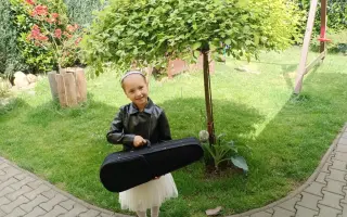Pomozte se holkám postavit zpět na nohy po ztrátě tatínka