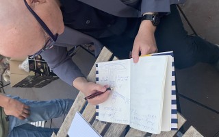 Jsme na jedné lodi a plujeme dál
