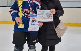 Pomozte Emče splnit  sen o studiu a hokeji v Kanadě 🏒CA❤️
