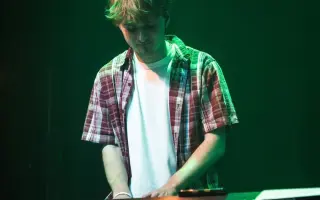 Pomozte nastartovat kariéru Martinovi Korymu!