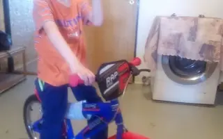 Pomozme mamince Dáše, aby její syn s autismem mohl dokončit školu