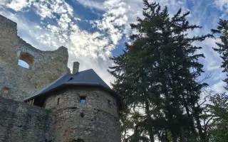 Pomozte Cimburku získat novou střechu