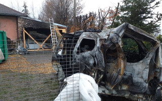 Pomoc rodině, které požár poškodil dům a zničil auto