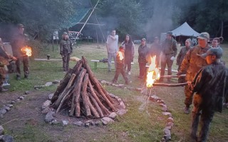 Pomocníci do kuchyně na zálesácký tábor