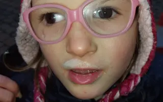 Vlnami k naději: Eleonorka a její cesta k delfínům