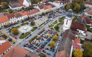 Charitativní táborský sraz Amerik na podporu rodin s handicapovanými dětmi