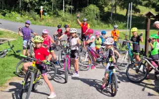 Auto pro mladé lyžaře