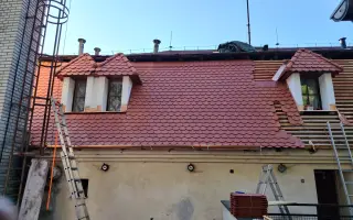 Rekonstrukce střech na zámku Vidžín