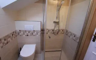 Koupelny pro svaté na Eljonu