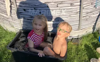 Rehabilitace a speciální kočárek pro Karolínku