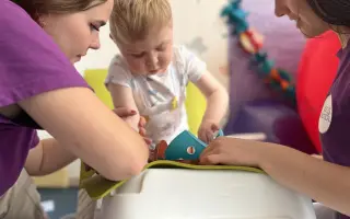 Aby mohl Maxik dojet tam, kde mu pomáhají