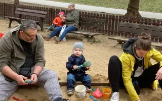 Pomozte Karlovi zpět do života: schodišťová plošina pro návrat ven