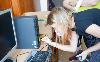 Počítače dětem pokračují – za 900Kč zajistíme počítač ke studiu pro 1 dítě v nouzi