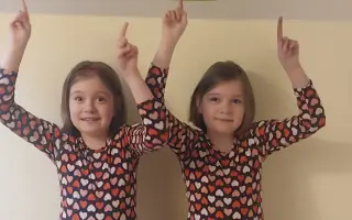 Na pomoc handicapovaným děvčátkům  Nelince a Verunce