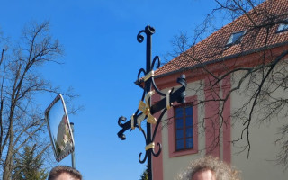 Sbírka na záchranu dvou kamenných křížků ve Skoroticích v Ústí nad Labem