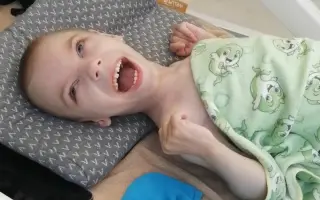 Pomozme bojovníkovi Michálkovi vykročit k prvnímu krůčku a lepší budoucnosti