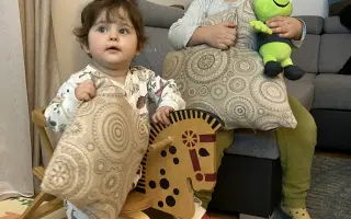 Tatínek se zrakovou vadou zůstal sám se dvěma dětmi – pomozme Lukášovi, Toníkovi a Žofince