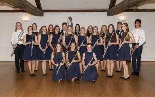 Pomozte mladým talentům zazářit na mezinárodní scéně.