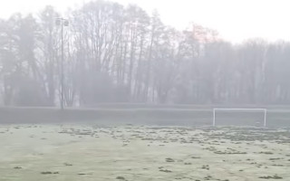 Zničené fotbalové hřiště