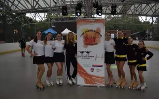 Pomozme mladým krasobruslařkám na kolečkách reprezentovat na soutěži v Dánsku