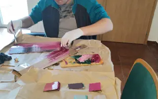 Na zajištění péče o Járu,když máma nemůže pečovat.