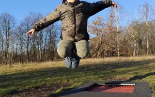Bezpečný domov pro dvojčata po útěku od násilí