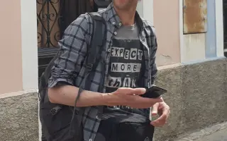 Odejít ve 43 letech je příliš brzy. Pomozme to jeho ženě a dětem zvládnout.