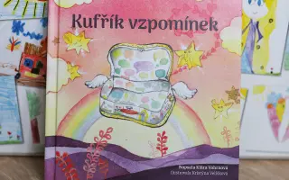 Darujte odloženým dětem pohádku, která jemně otevírá jejich příběh