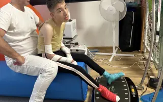 Nový vozíček a rehabilitace pro Daníka
