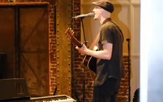 Podpořte hudební projekt - vystupování s živou kapelou v rámci studia zpěvu