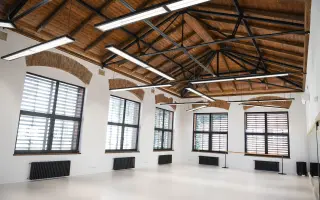 Rozhýbejte s námi Sladovnu - vybavujeme prostory v Domě tanečního umění