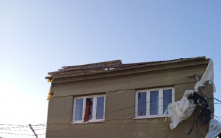 Pomoc rodině Herákových z MNV, kterým tornádo vzalo střechu nad hlavou
