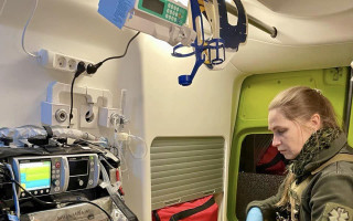 Mobilní nemocnice a rehabilitační centrum - pomoc tisícům zraněných ve válce