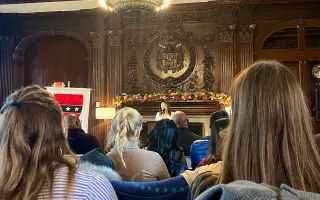 Jedu se učit měnit školství na Harvard