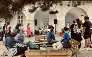 Kultura, která ti sedne: nové židle pro Prostor